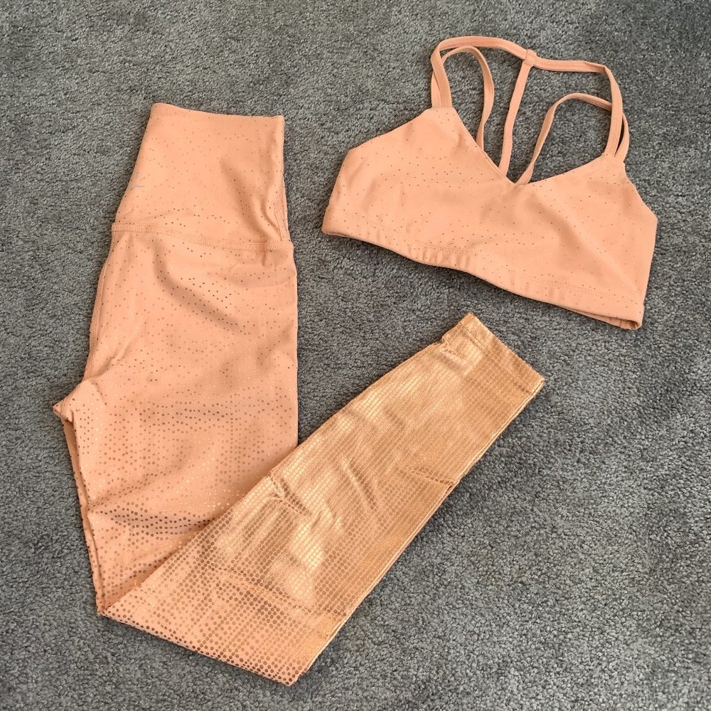 Beyond Yoga Peach/Pink with gold details SET